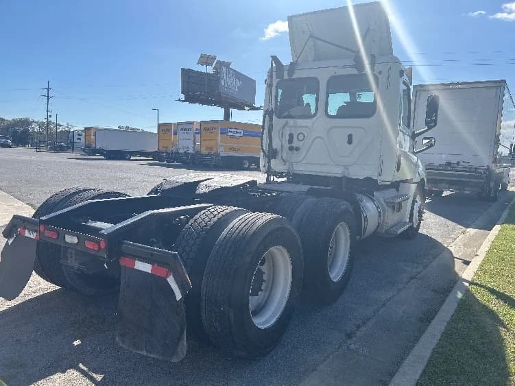 2019 Freightliner Cascadia in Hammond, LA — photo 7