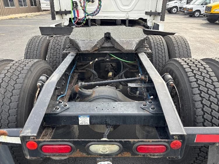 2020 Freightliner Cascadia in White Deer, PA — photo 6