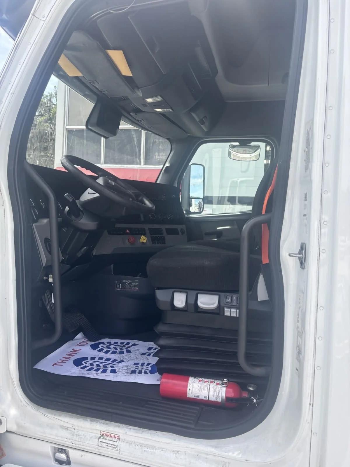 2022 Freightliner Cascadia in Atlanta, GA — photo 10