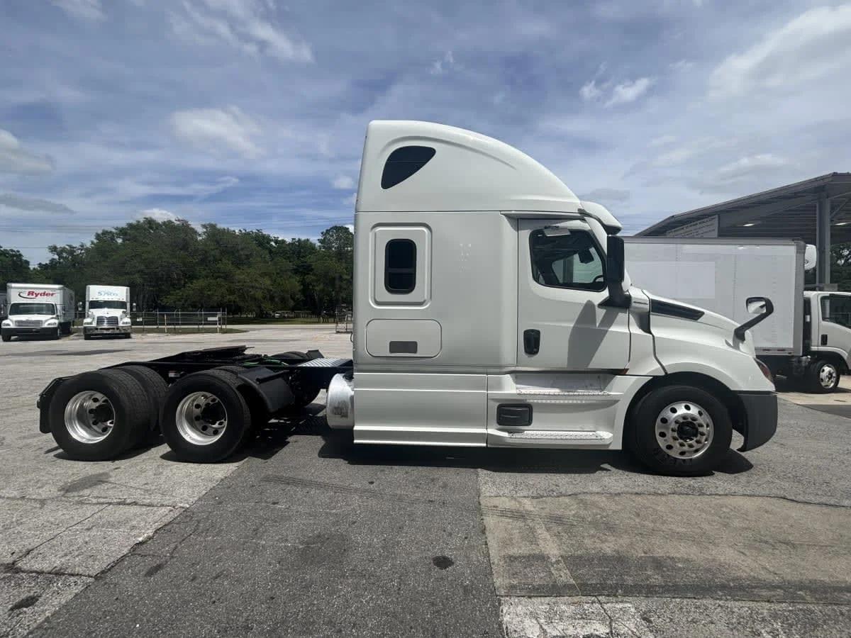 2022 Freightliner Cascadia
