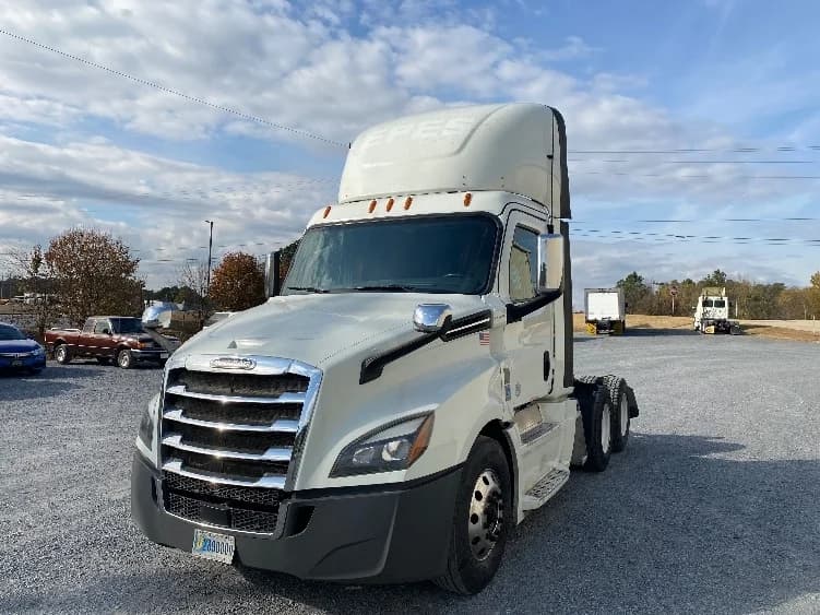 2020 Freightliner Cascadia in Resaca, GA — photo 3
