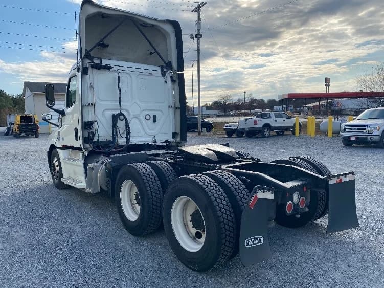 2020 Freightliner Cascadia in Resaca, GA — photo 5