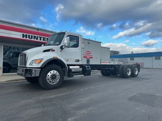 2025 Peterbilt 548