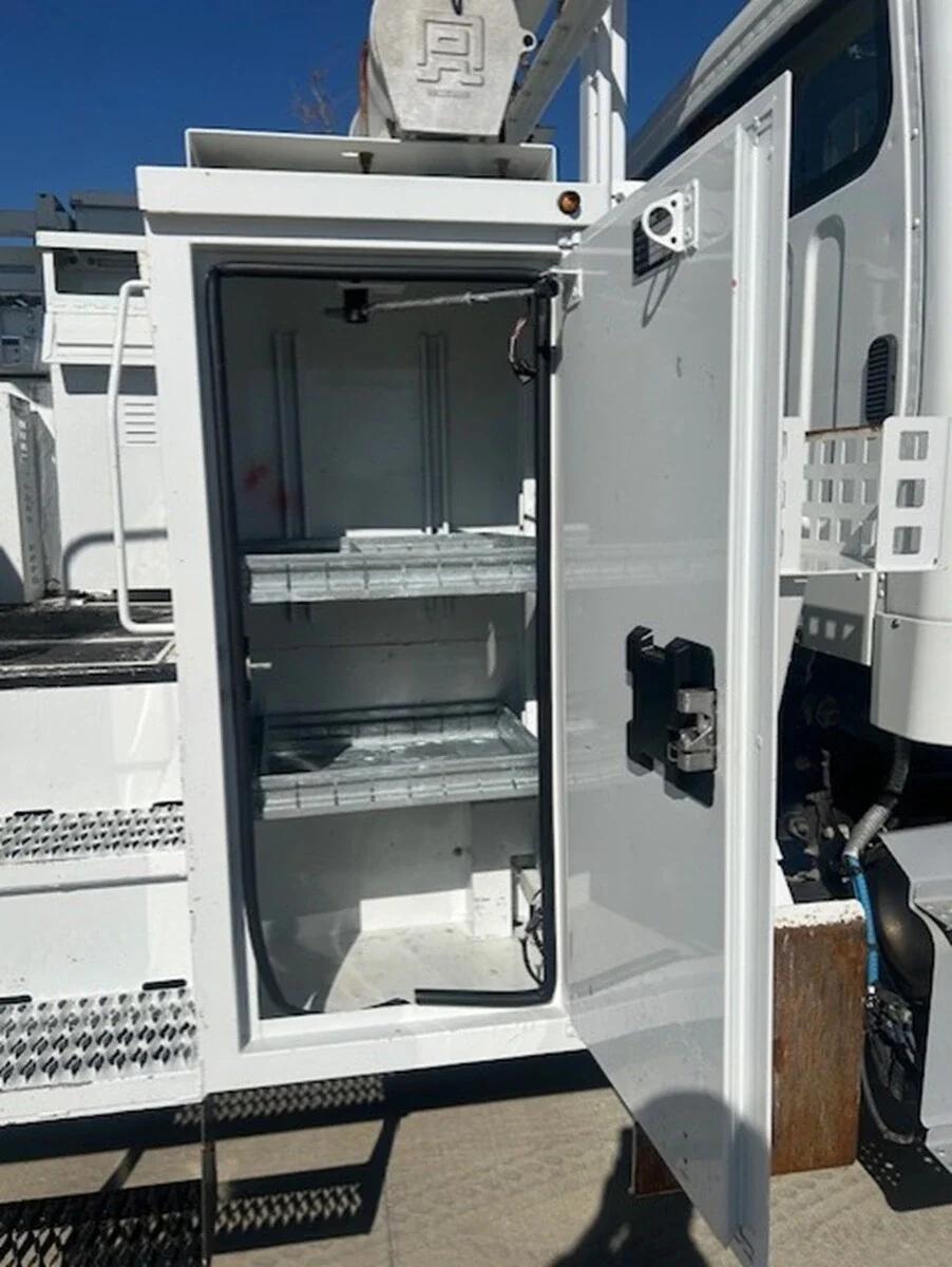 2020 Freightliner M2 106 in Fort Worth, TX — photo 24