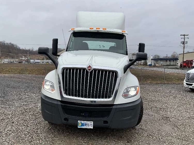 2019 International LT in Morgantown, WV — photo 2