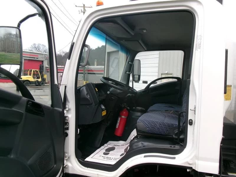 2023 Isuzu NPR