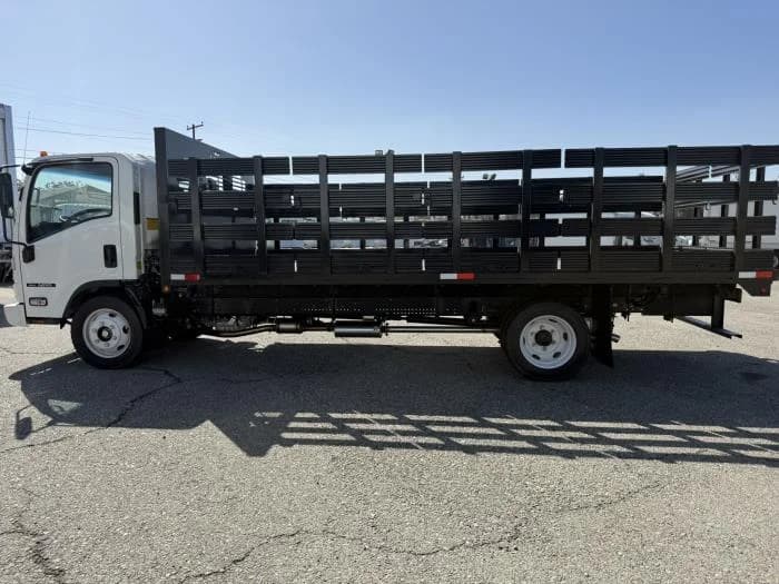 2025 Isuzu NRR in Fontana, CA — photo 9