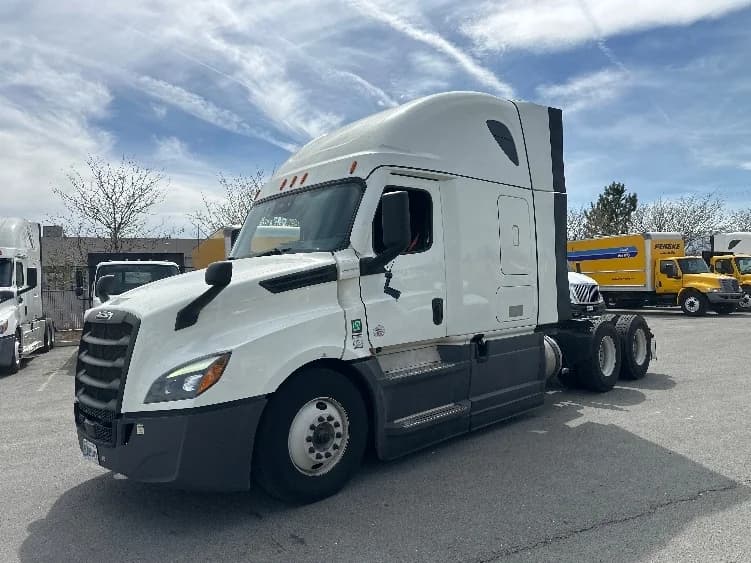 2023 Freightliner Cascadia in Sparks, NV — photo 3