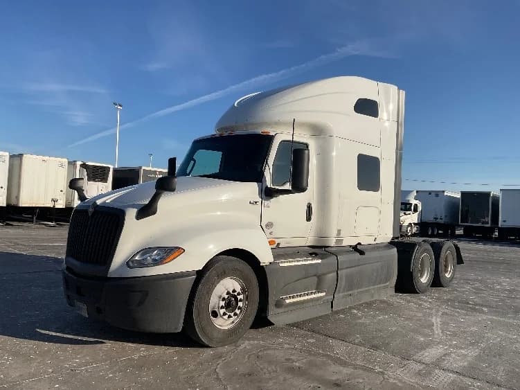 2023 International LT in Milwaukee, WI — photo 3