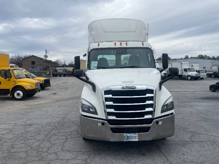 2022 Freightliner Cascadia in Atlanta (Conyers), GA — photo 2