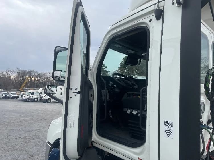 2022 Freightliner Cascadia in Atlanta (Conyers), GA — photo 9