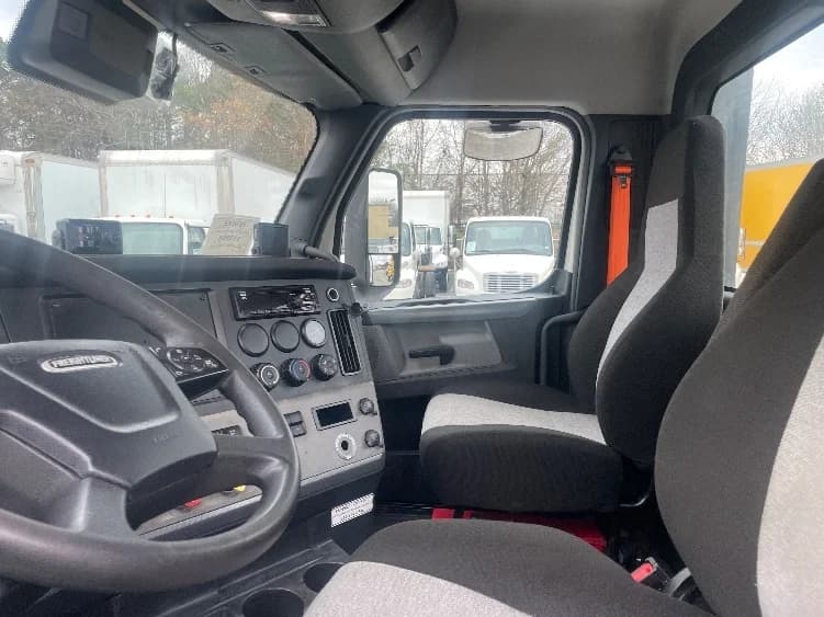 2022 Freightliner Cascadia in Atlanta (Conyers), GA — photo 10
