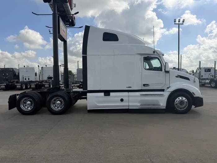 2024 Peterbilt 579 — photo 7