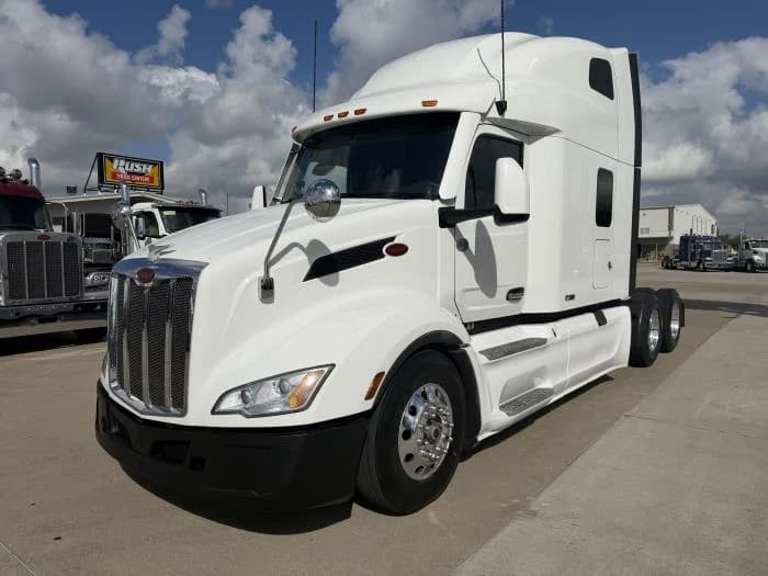 2024 Peterbilt 579 — photo 2