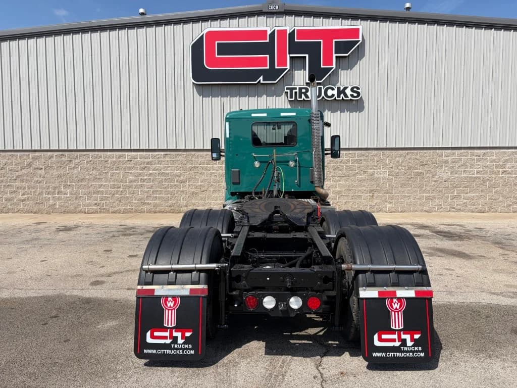2018 Kenworth T680 in Morton, IL — photo 5