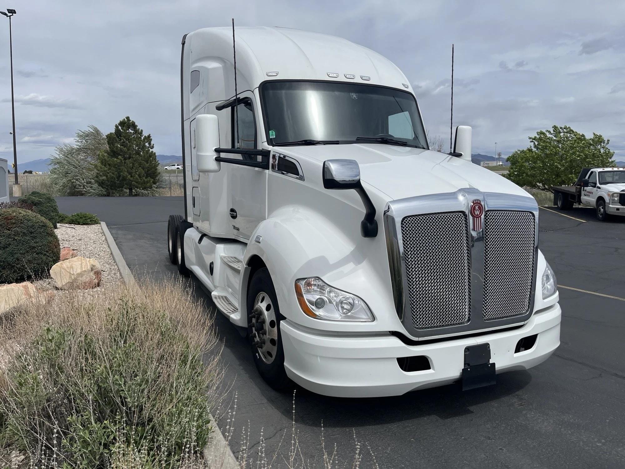 2022 Kenworth T680 in Salt Lake, UT, UT — photo 3