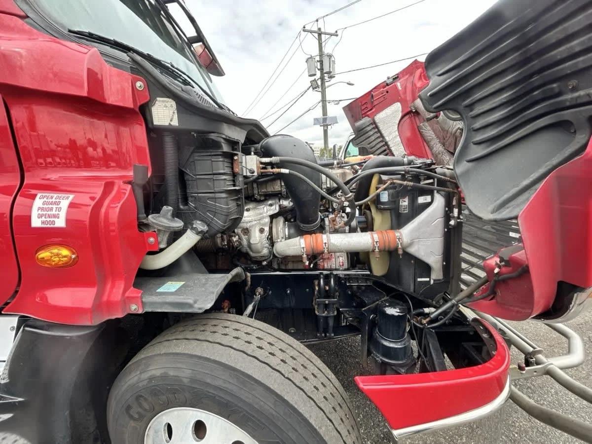 2019 Freightliner Cascadia in Newark, NJ — photo 5