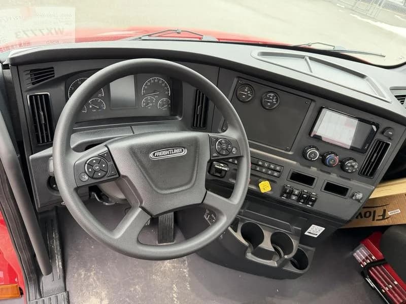 2026 Freightliner Cascadia in Pittsburgh, PA — photo 13