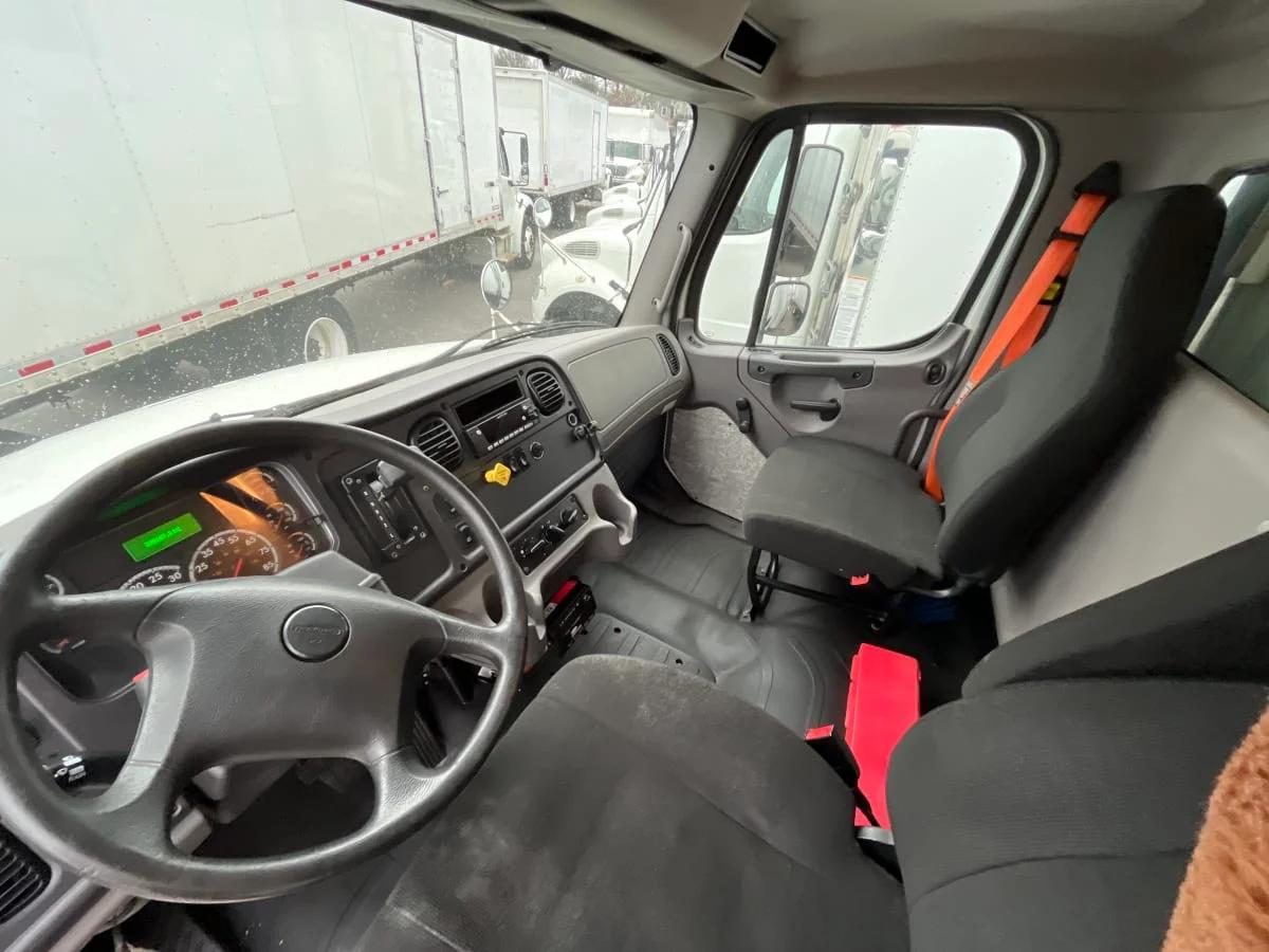 2018 Freightliner M2 106 in Beltsville, MD — photo 8
