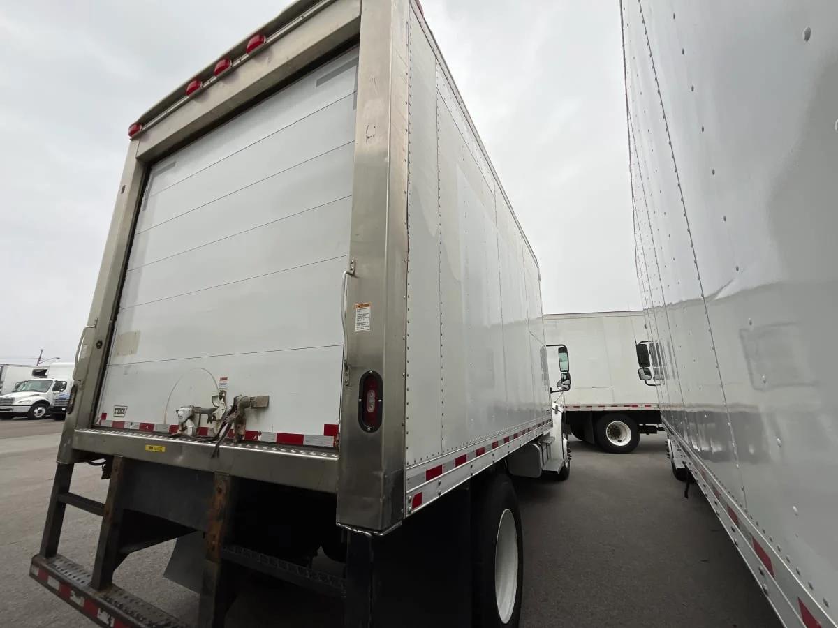 2018 Freightliner M2 106 in Beltsville, MD — photo 4