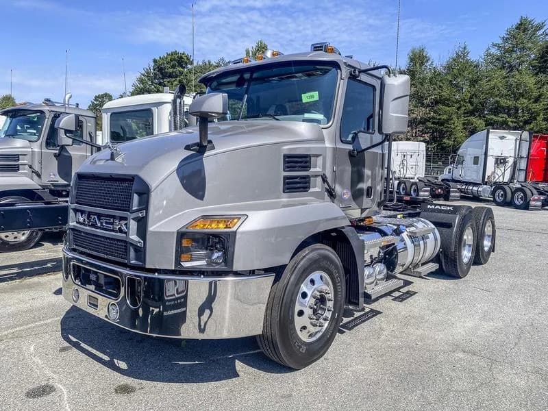 2025 Mack Anthem in Raleigh — photo 3