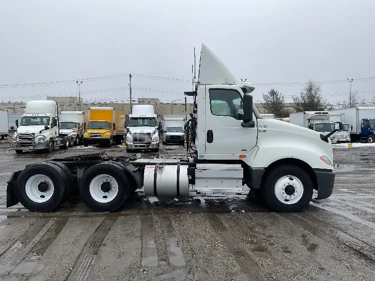 2019 International LT in Londonderry, NH — photo 8