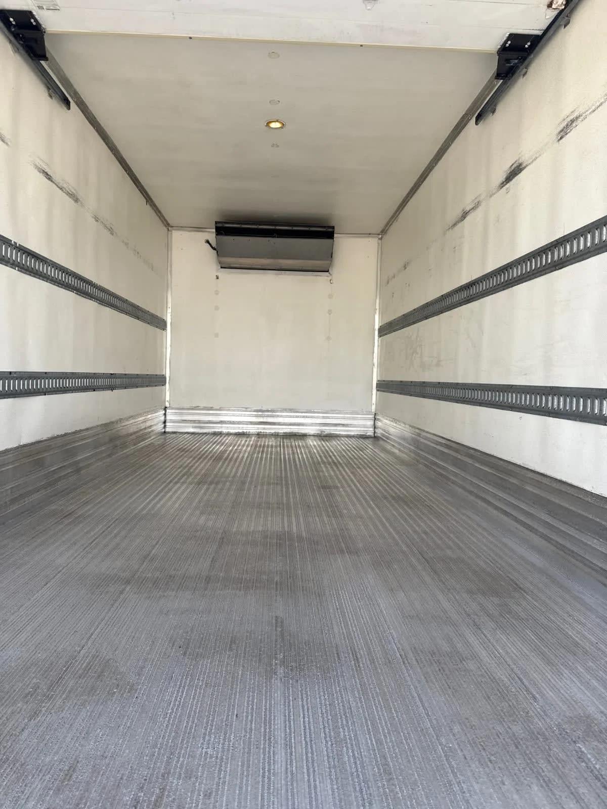 2019 Freightliner M2 106 in Pomona, CA — photo 9