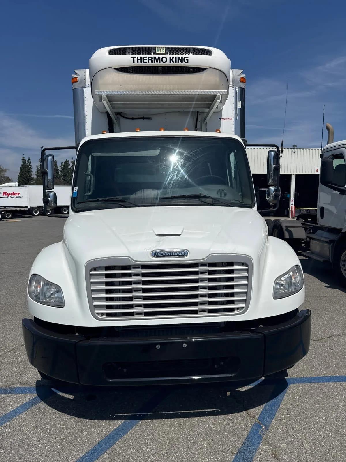 2019 Freightliner M2 106 in Pomona, CA — photo 2
