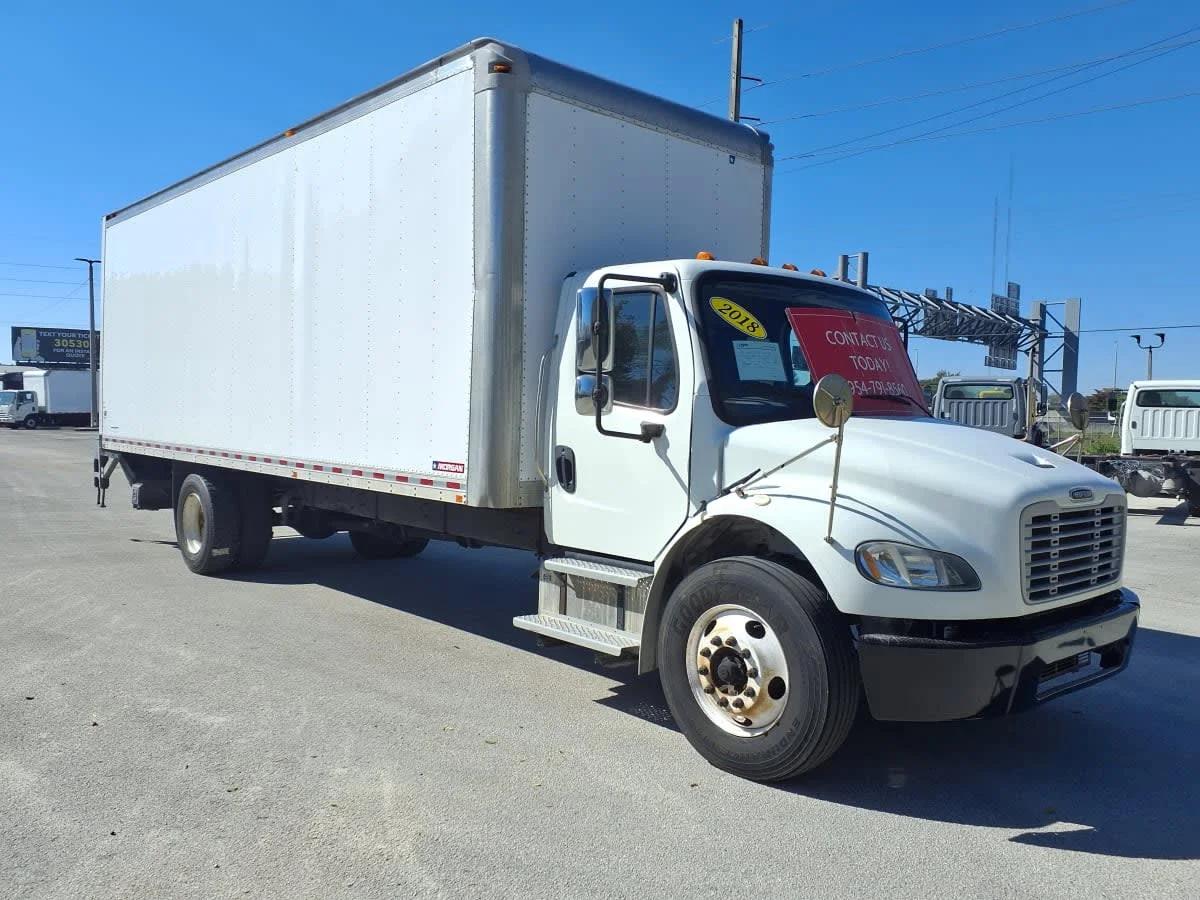 2018 Freightliner M2 106 in Davie, FL — photo 3
