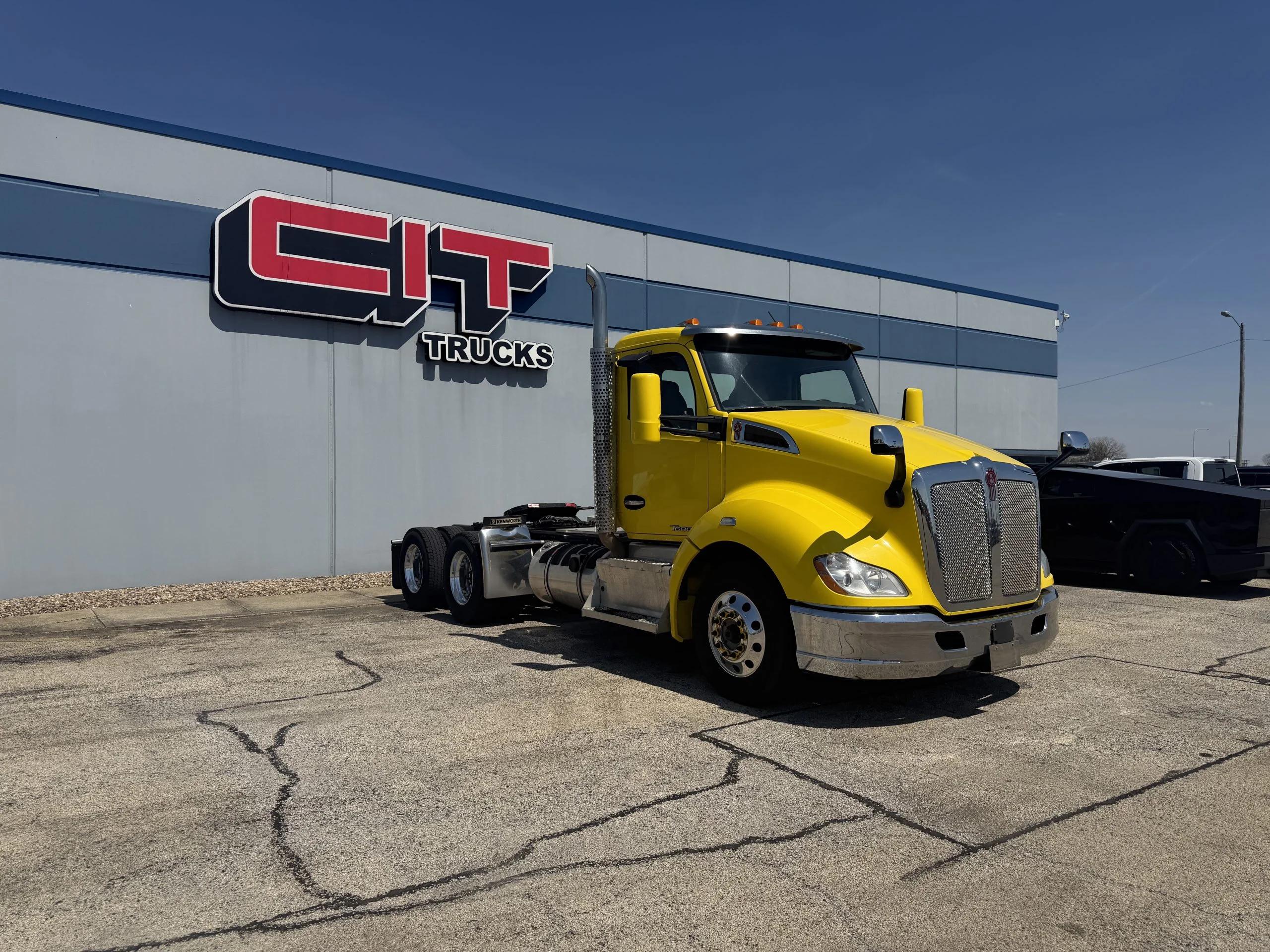 2017 Kenworth T680 in Springfield, IL — photo 3