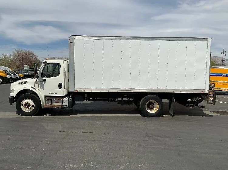 2015 Freightliner M2 106 in Ogden, UT — photo 4