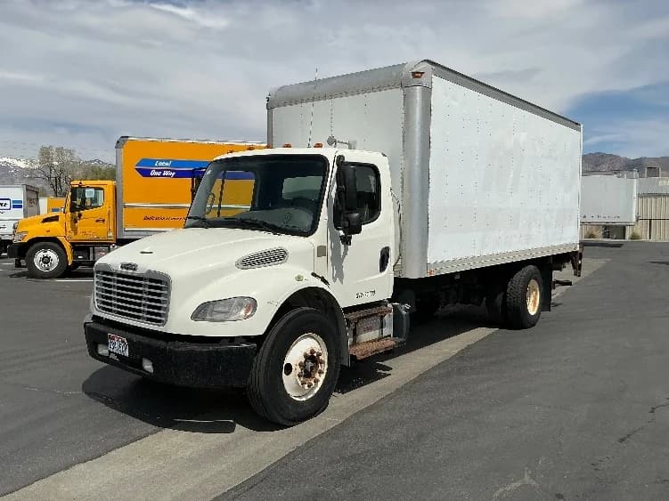 2015 Freightliner M2 106 in Ogden, UT — photo 3