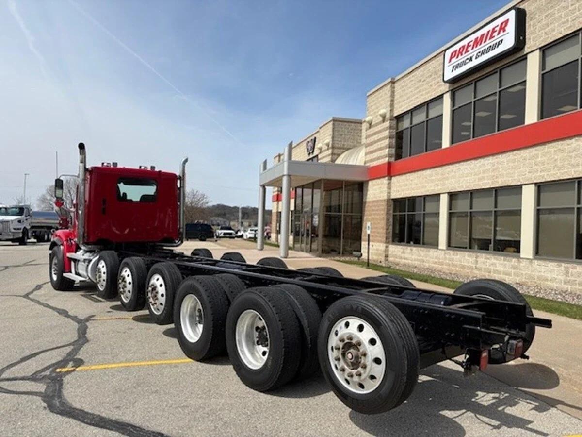 2021 Freightliner 122SD — photo 7