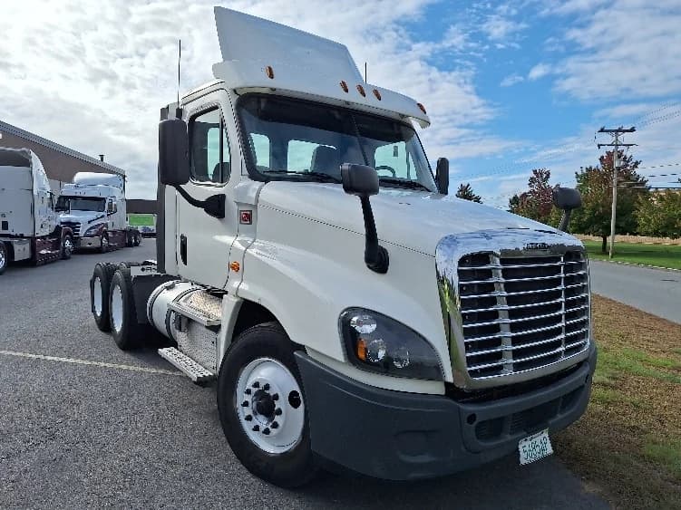 2018 Freightliner Cascadia in Hudson, NH