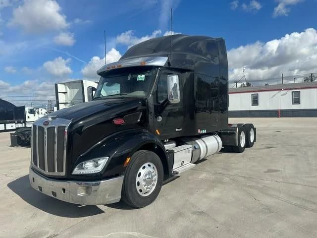 2022 Peterbilt 579 — photo 8