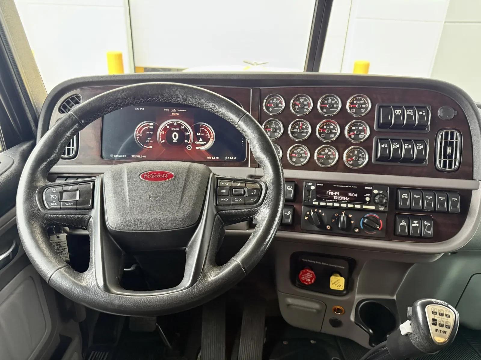 2023 Peterbilt 389 in New Lenox, IL — photo 16