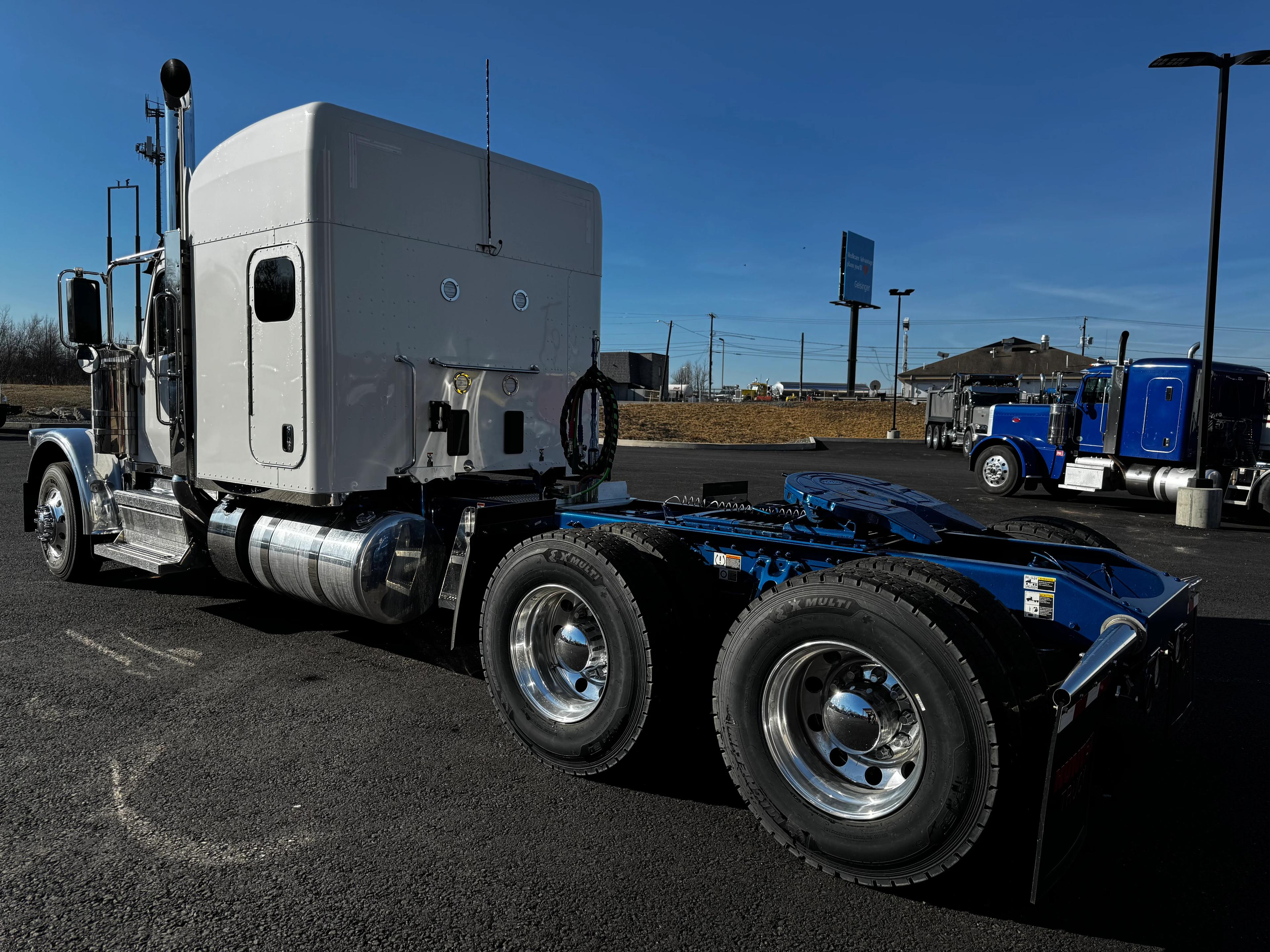 2025 Peterbilt 589 in SCRANTON, PA — photo 2