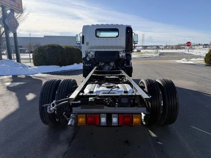 2025 Isuzu NRR in Columbus, OH, OH — photo 5