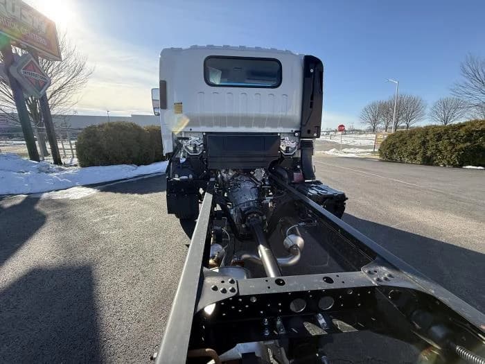 2025 Isuzu NRR in Columbus, OH, OH — photo 8
