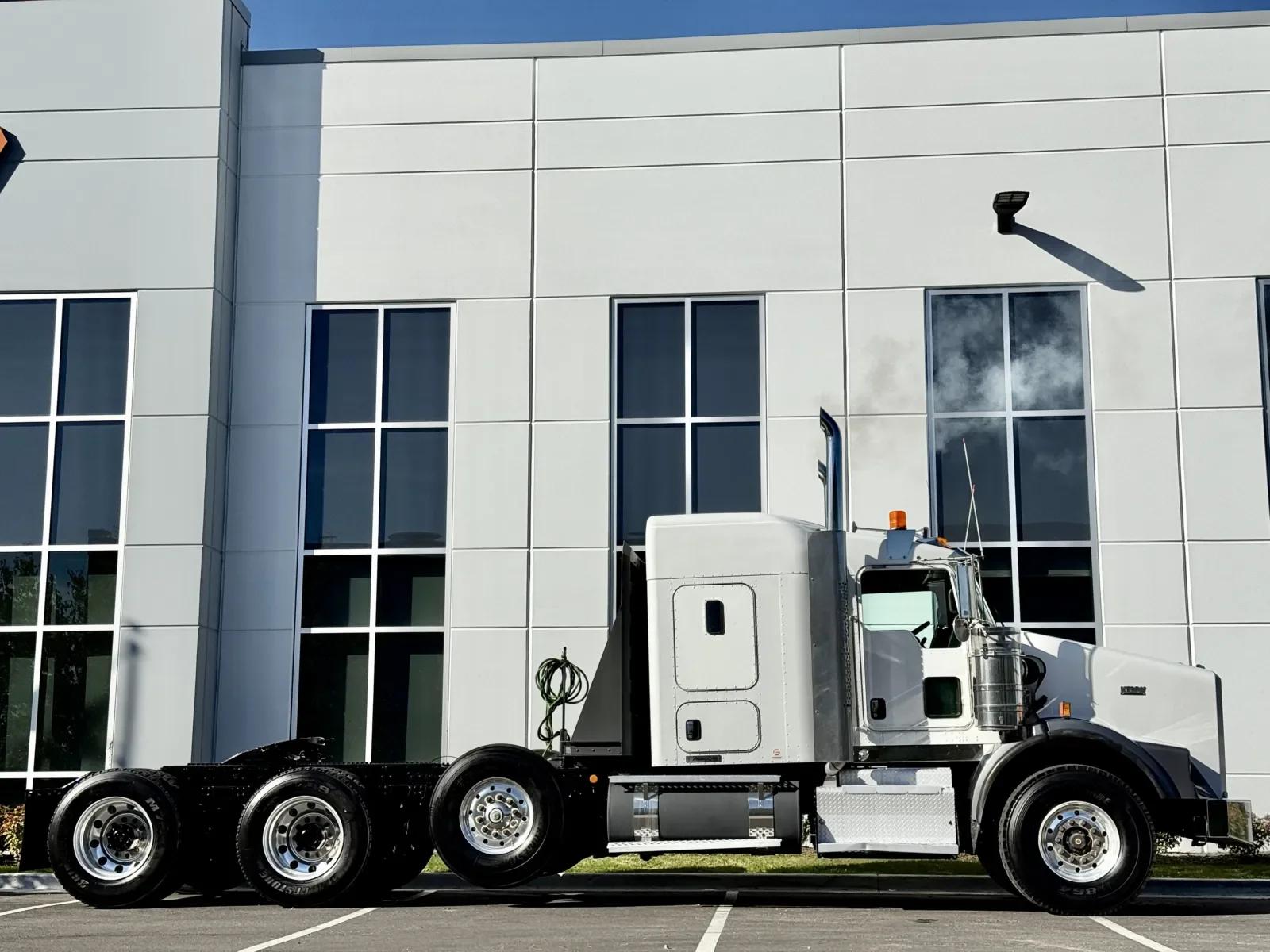 2012 Kenworth T800 in New Lenox, IL — photo 3