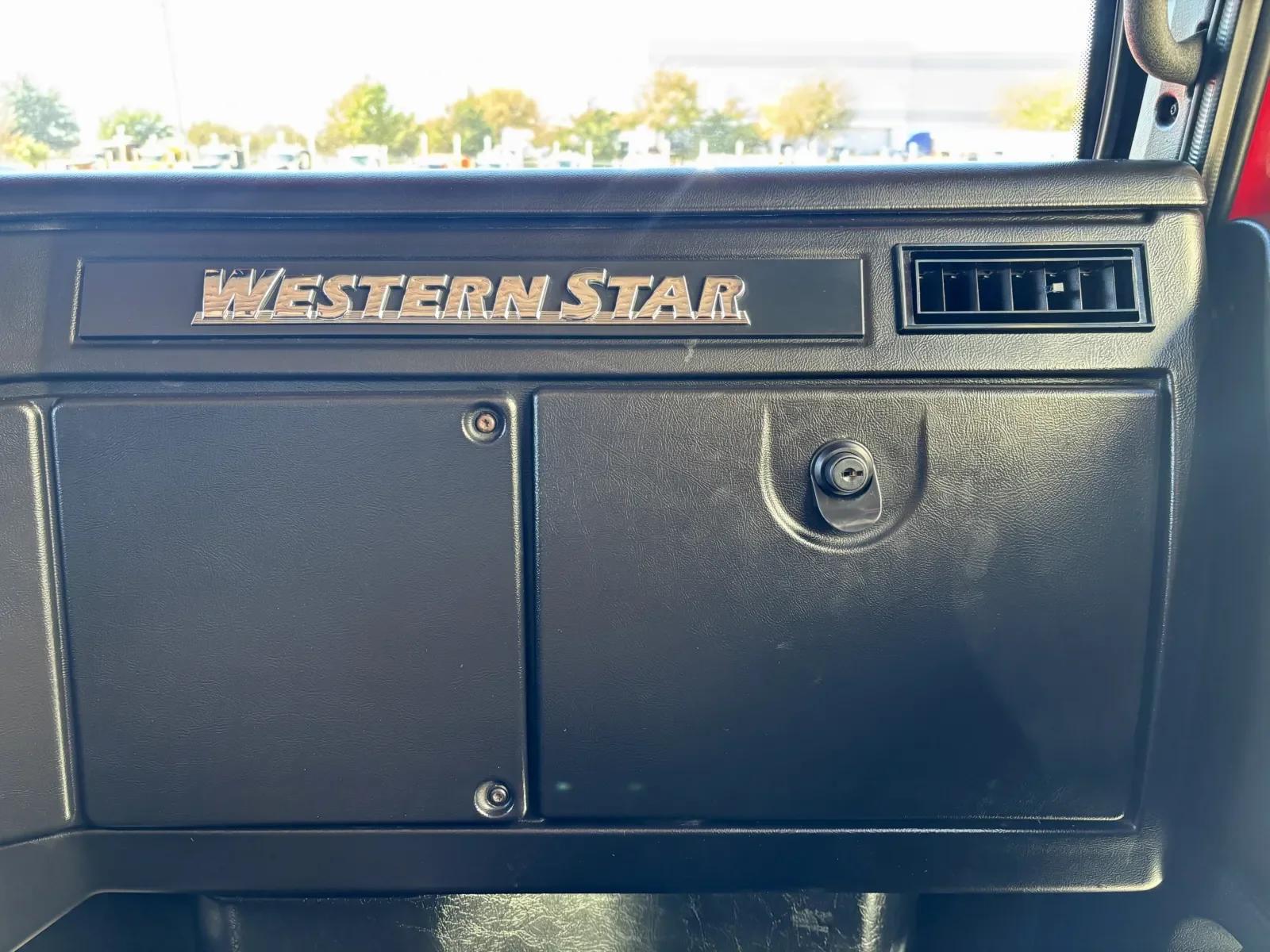 2019 Western Star 4900 in Hutchins, TX — photo 19