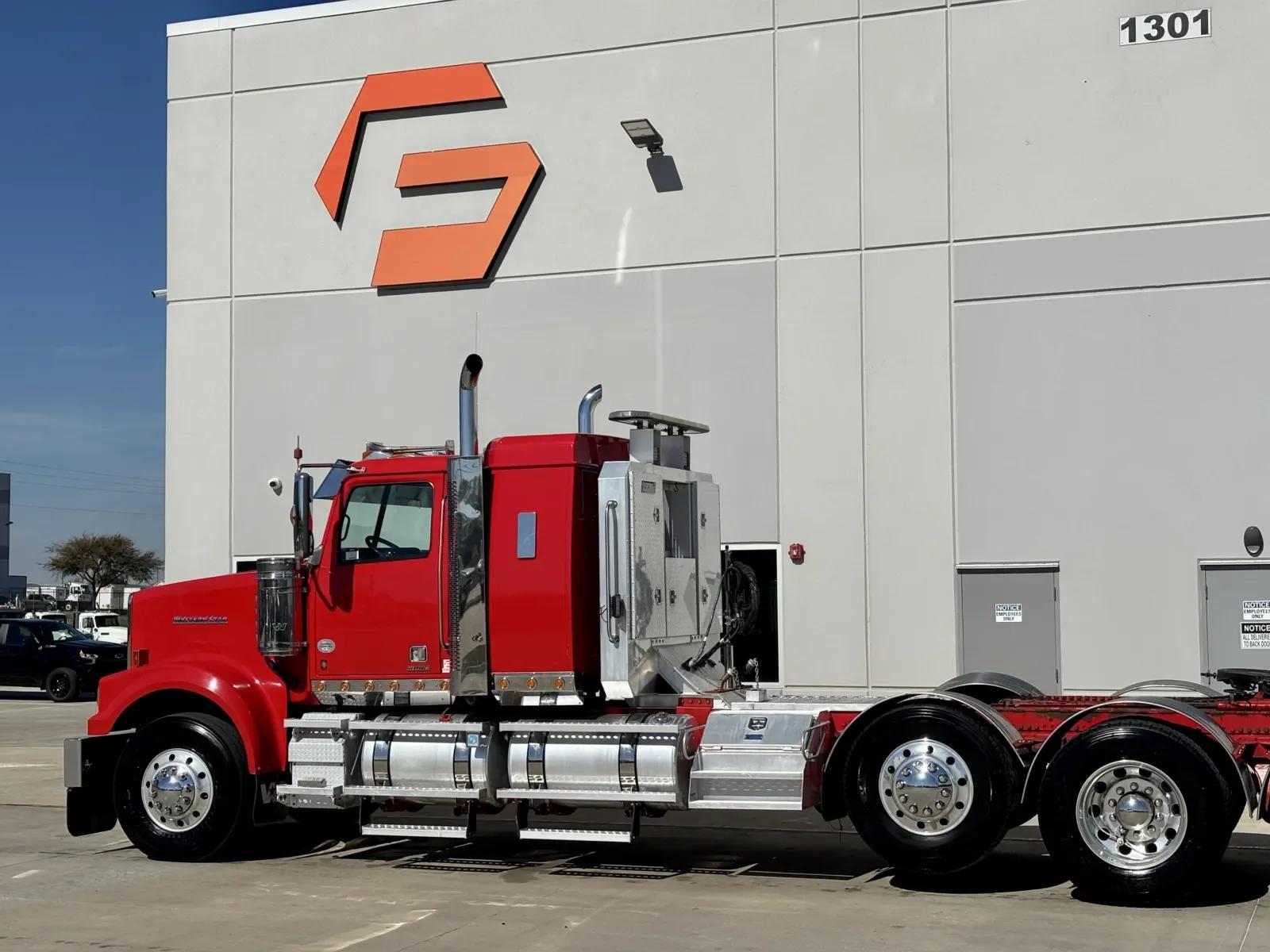 2019 Western Star 4900 in Hutchins, TX — photo 8