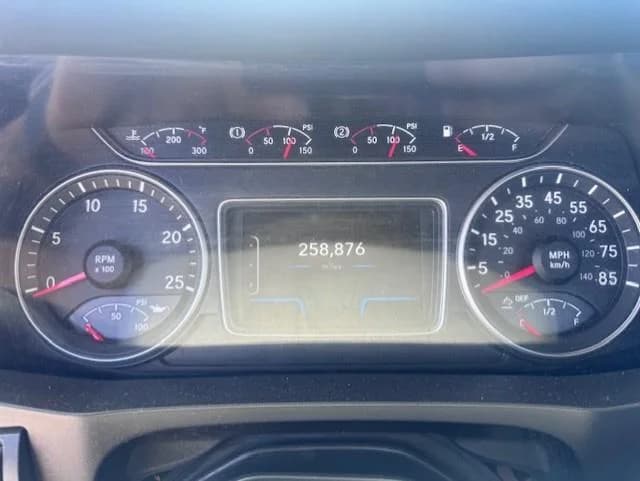 2019 International LT — photo 9