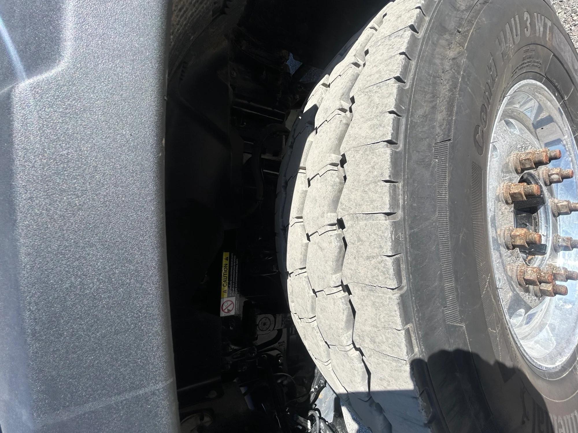 2024 Volvo VHD 300 in ROANOKE, VA — photo 17