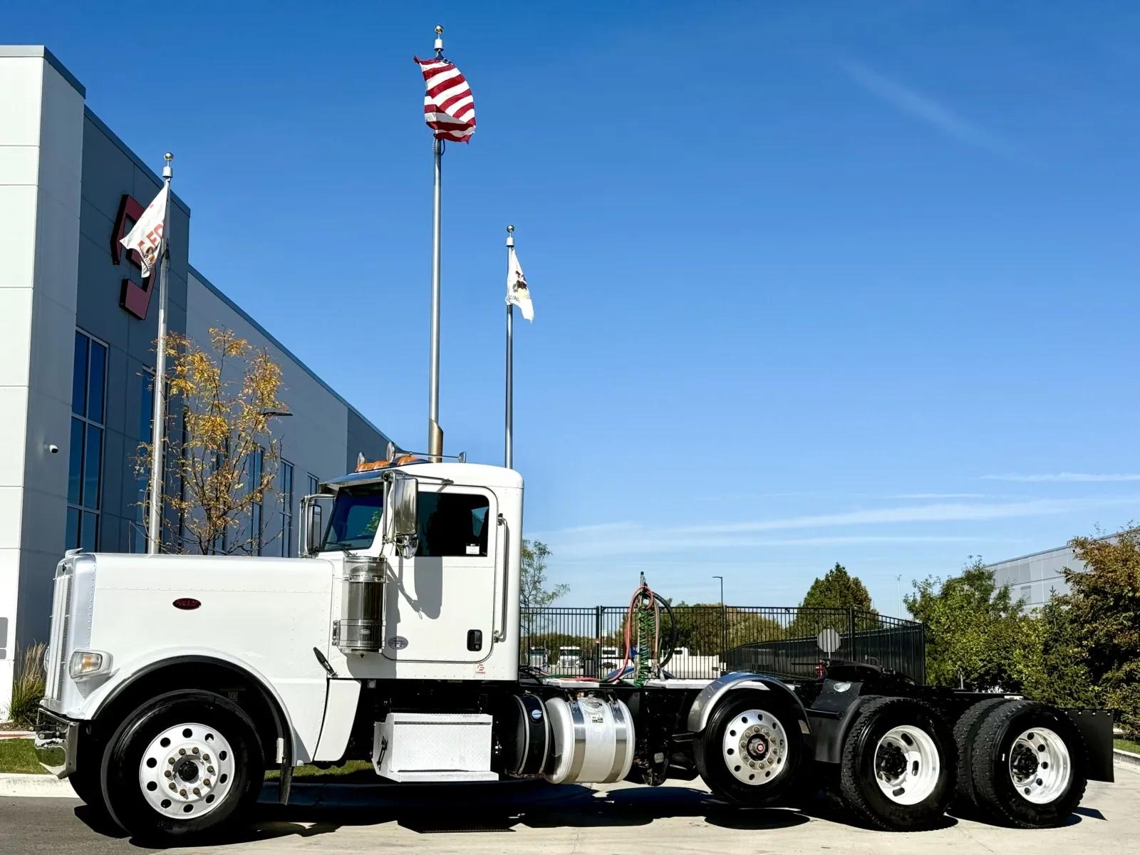 2020 Peterbilt 389