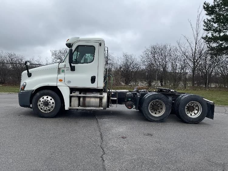 2016 Freightliner Cascadia in Rochester, NY — photo 4