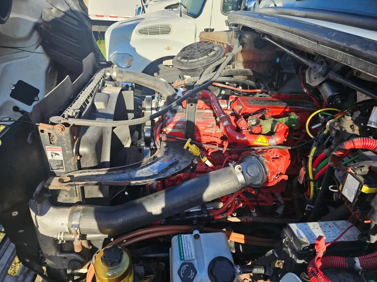 2019 Freightliner M2 106 in Orlando, FL — photo 10