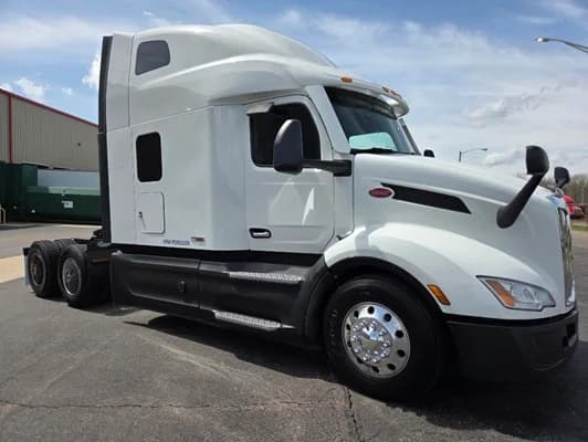 2023 Peterbilt 579 in Chillicothe, OH