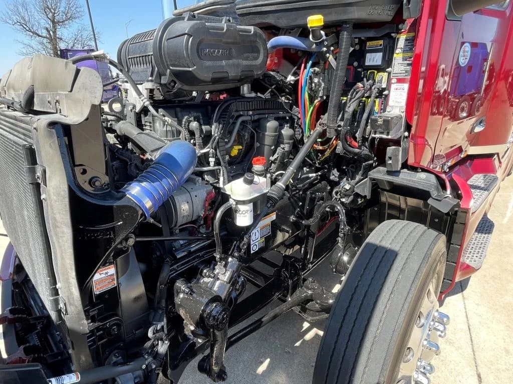 2023 Peterbilt 579 in Springfield, MO — photo 9