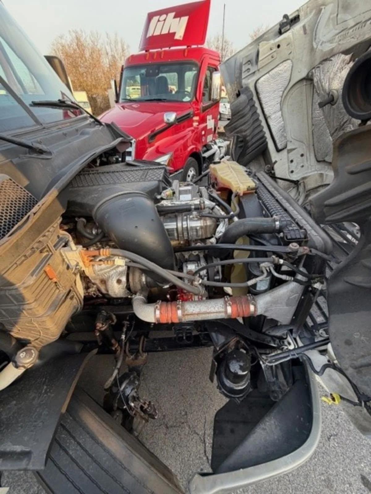 2019 Freightliner Cascadia in Allentown, PA — photo 8